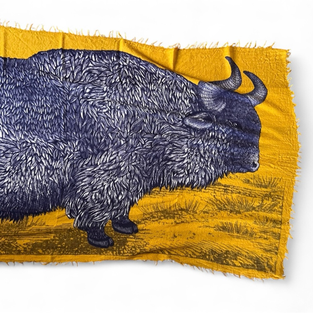 100% Wool Inouïtoosh “Walter” Wool Scarf – Navy & Mustard Buffalo Design - Picture 2 of 8
